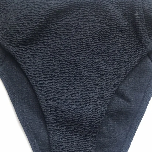 Cheeky bikini bottom - Picture 2 of 4